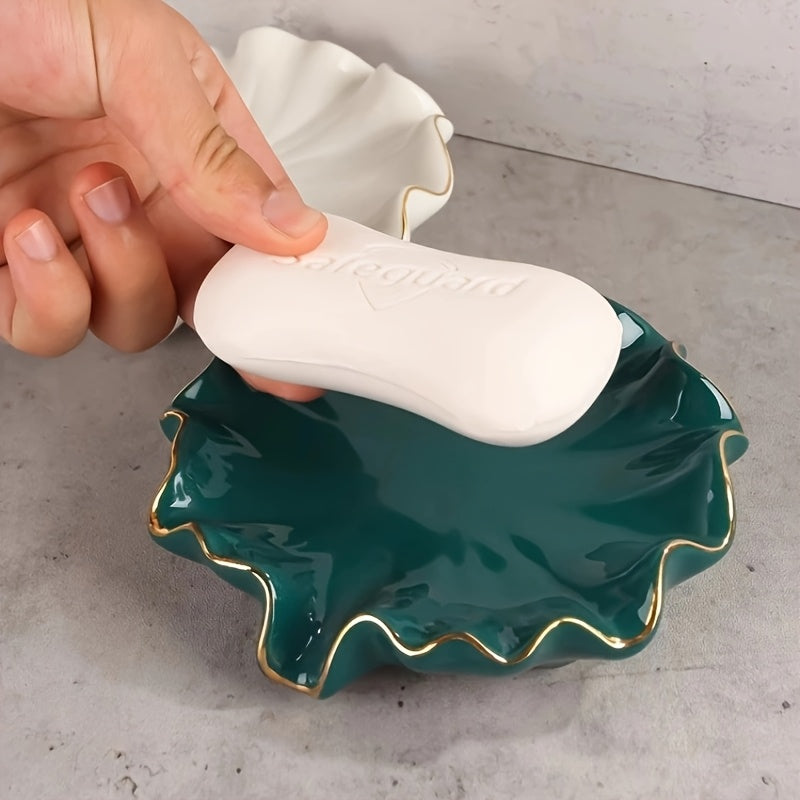 A Minimalist And Elegant Ceramic Soap Dish for Home Use, Featuring a Creative Lotus Leaf Design. This Soap Tray Has a Drainage Function, Allowing for Automatic Water Drainage