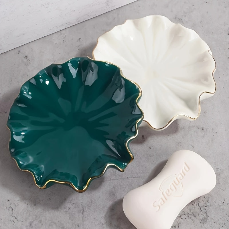 A Minimalist And Elegant Ceramic Soap Dish for Home Use, Featuring a Creative Lotus Leaf Design. This Soap Tray Has a Drainage Function, Allowing for Automatic Water Drainage