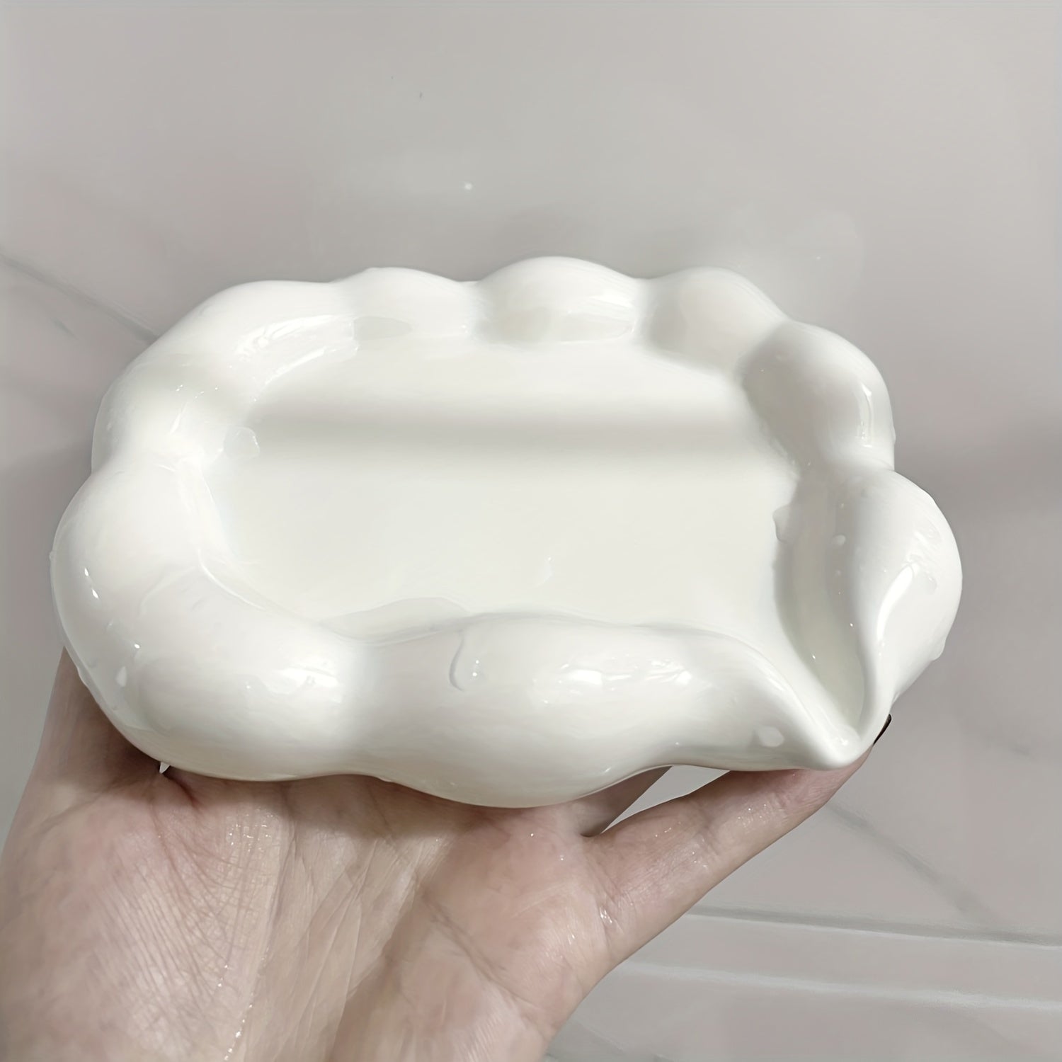 1pc Creative Ceramic Soap Dish, Cute Cloud Design Drainage Soap Dish, Automatic Drainage Soap Rack, Bathroom Soap Rack, Multifunctional Jewelry Storage Rack, Bathroom Accessories